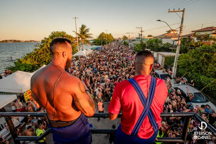 Multidão no Bloco Largado às Traças — foto 33