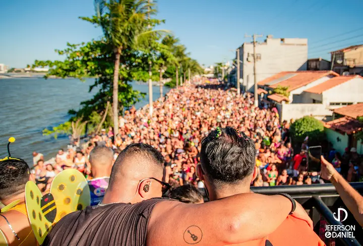 Multidão no Bloco Largado às Traças — foto 28